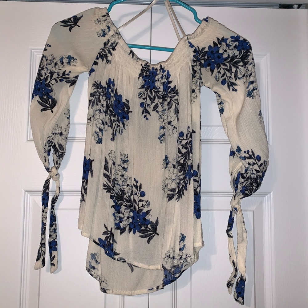 One Clothing Quarter Sleeve Strapless Top!